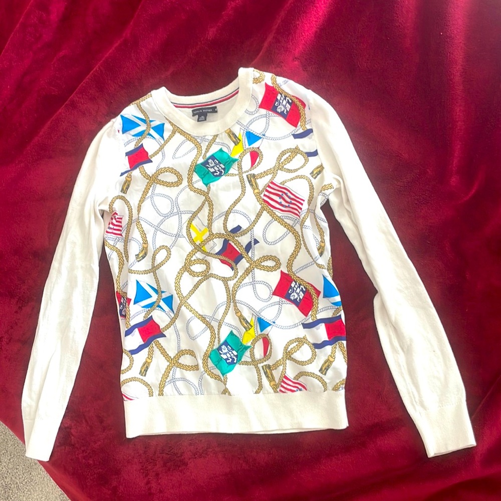 cutest tommy hilfiger top!!